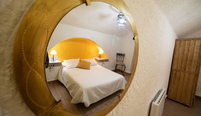 Rural accommodation House-cave