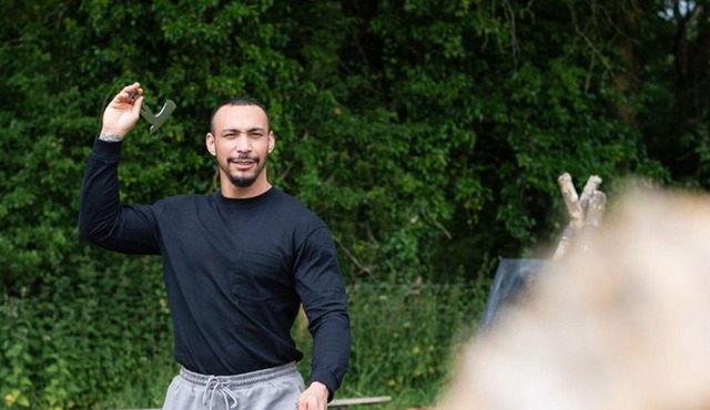 Rural Axe Throwing Experience at Asthall Manor