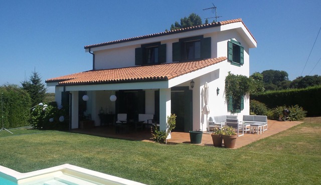 Rural chalet with swimming pool near beaches