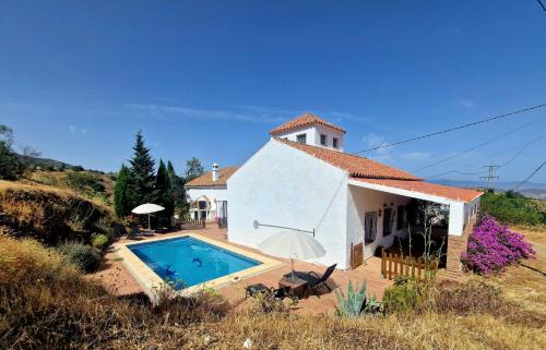 Rural Mountain Oasis with Pool in Almogia, Malaga