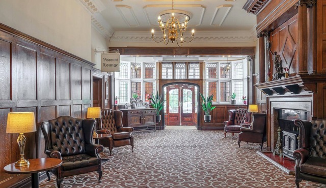 Russ Hill Hotel