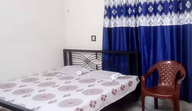 Rustic 2BHK Flat in Dum Dum Kolkata with AC