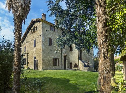 Rustic Apartment in Modigliana with Pool