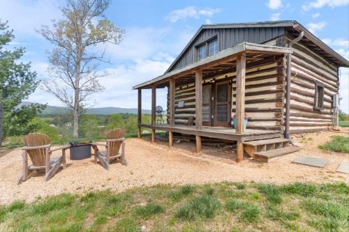 Rustic Bailey's Retreat Cabin Near Wineries!