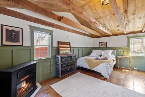 Rustic Beauty, Fireplace, Cows & Mountain Views