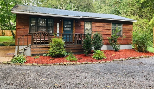 Rustic Cabin Close to Lake Guntersville - Mink Creek