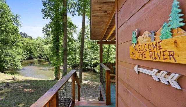 Rustic Cabin on the RIVER!