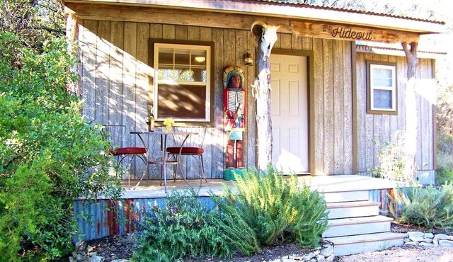 Rustic Cabin Rental for a Romantic Countryside Retreat near Austin, Texas