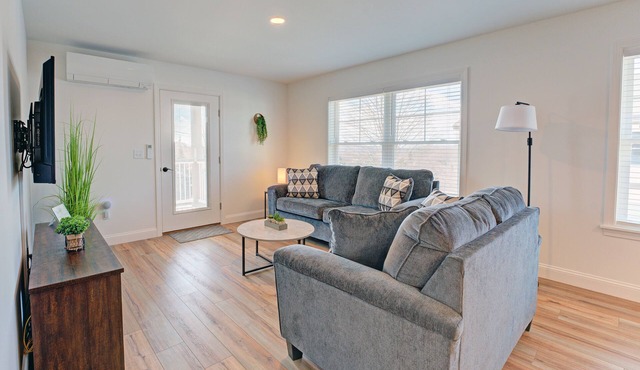Rustic Charm Meets Modern Luxury: Stylish 2BR, 1BA Apartment