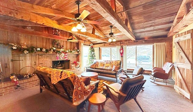 Rustic charming House getaway!
