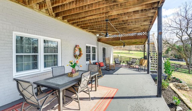 Rustic Cowboy Ranch Retreat: Stay Near Nashville