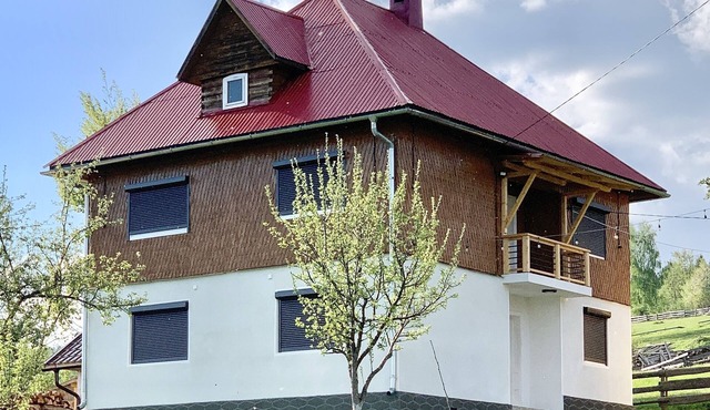 Rustic & cozy 5 bedroom Cabin - in the heart of Apuseni Mountains