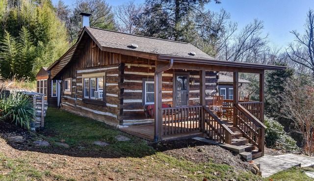Rustic Elegance Minutes to Downtown : Privacy, Hot Tub & Mountain Views