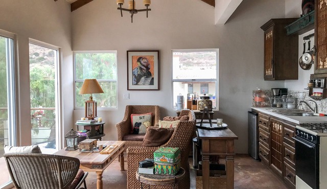 Rustic Elegance - Ocean views, Horse rides, wine tasting