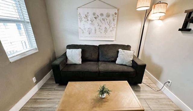 Rustic Escape 1BR Near Las Olas