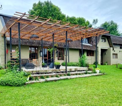 Rustic Farmhouse, Curry's Post - SOLAR POWERED