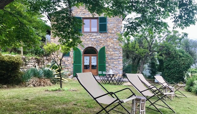 Rustic farmhouse with breathtaking views and sunny garden 12 km from the sea