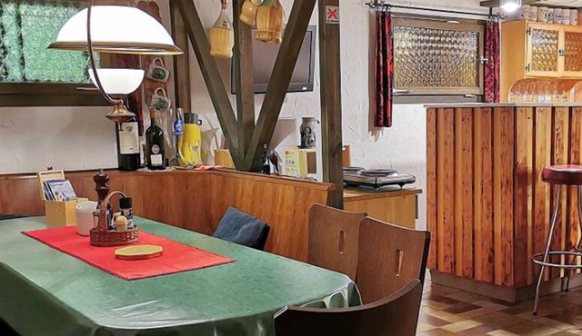 Rustic fully equipped apartment with free WiFi