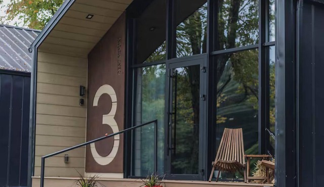 Rustic Lakefront Chalet #3/Pocono, 5 min Camelback