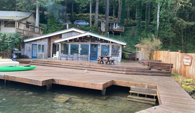 Rustic Lakefront Cabin with Bonus 'Tree House' - A Place to Unwind