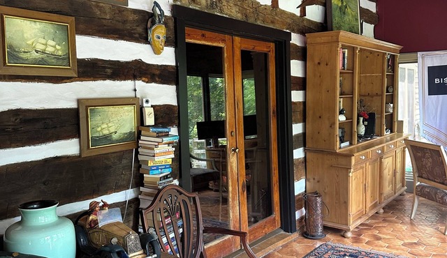 Rustic Log cabin bed and breakfast in Virginia wine country