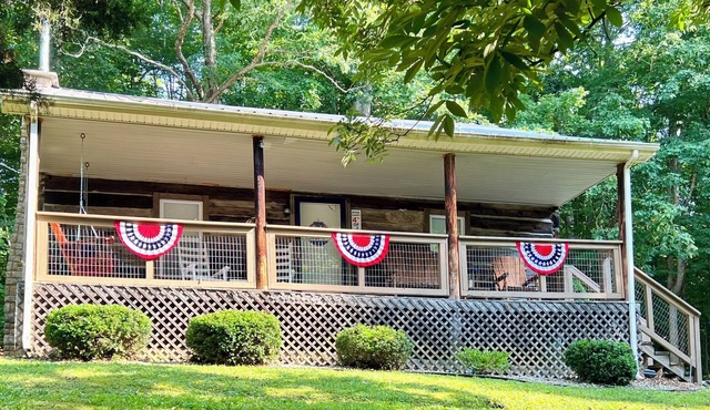 Rustic Log Cabin near Wolf Creek Marina at Lake Cumberland! Perfect Getaway!