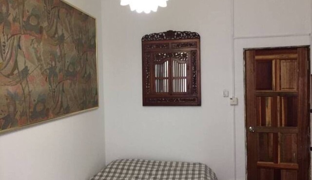 Rustic Master room at Orchard Road