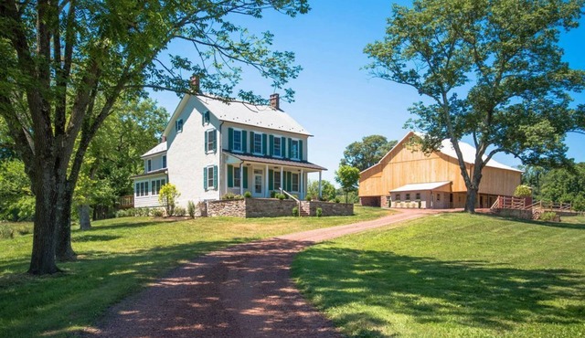 Rustic Meets Modern Farmhouse on Vineyard & Winery