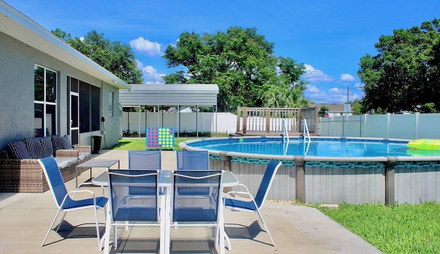 Rustic Modern Retreat w/Private Pool – Leesburg