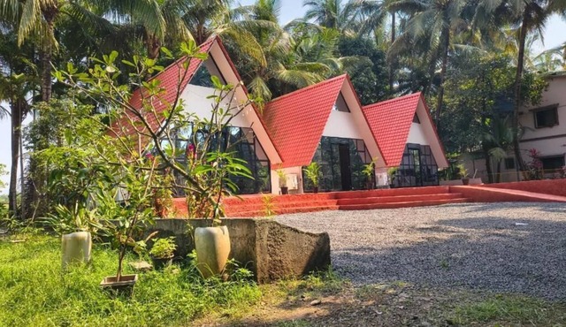 Rustic Palms - Restaurant & Cabins