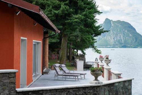 Rustic Private Cottage front Lake with BOAT
