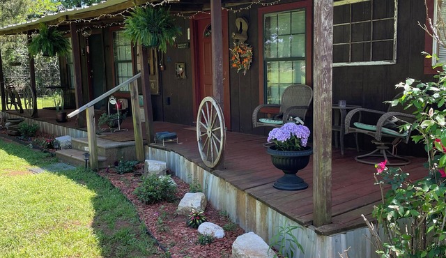 Rustic ranch retreat with access to private saltwater pool