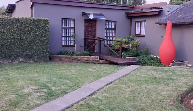 Rustic Red Self catering country life close to OR Tambo International