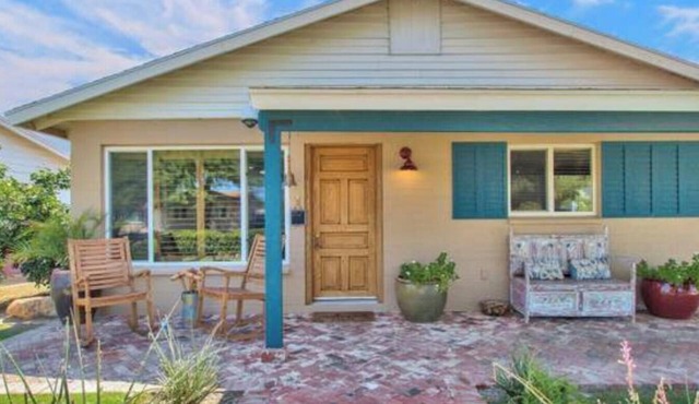 Rustic Retreat,a place to relax & decompress! Walking distance to Old Scottsdale