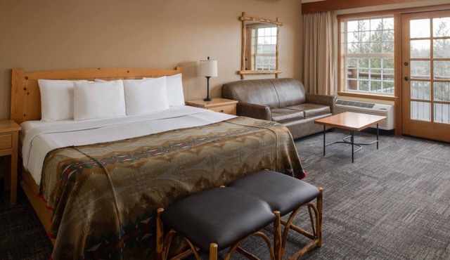 Rustic Retreat | Peaceful Countryside Room with Ensuite Bath & Pool Access