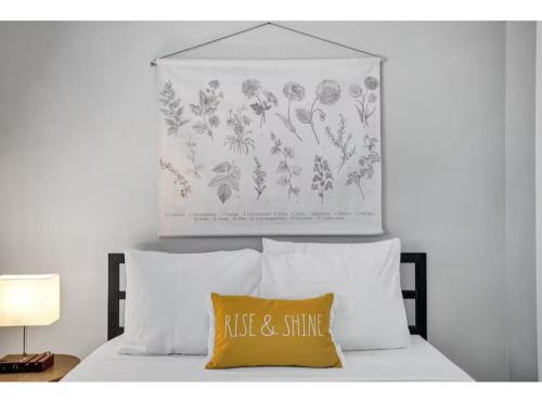 Rustic Retreats Beachy 1BR for 4 guests in the heart of Fort Lauderdale