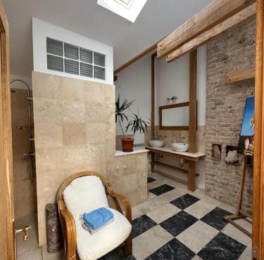 Rustic room 2 next to beach