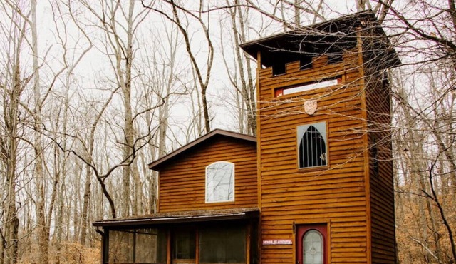 Rustic & Secluded 2 BR "Castle" Cabin In The Woods