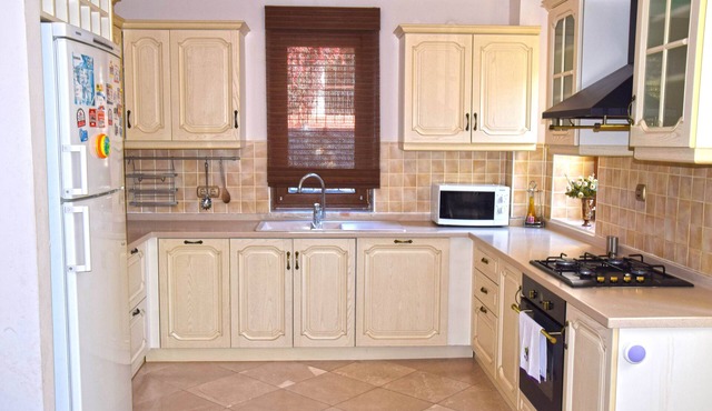 Rustic stone villa with private pool and large enclosed garden - FREE WIFI