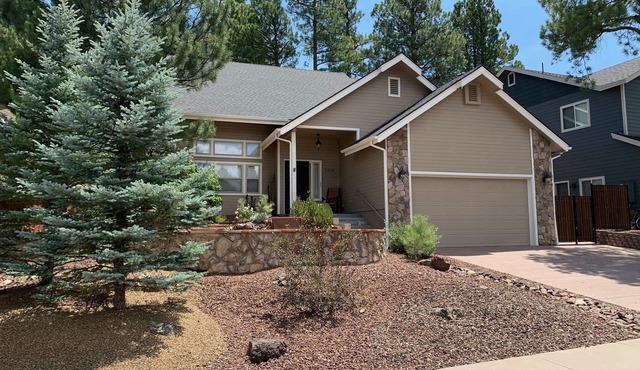 Rustic Topaz Cabin Retreat - Grand Canyon, Snowbowl, Sedona