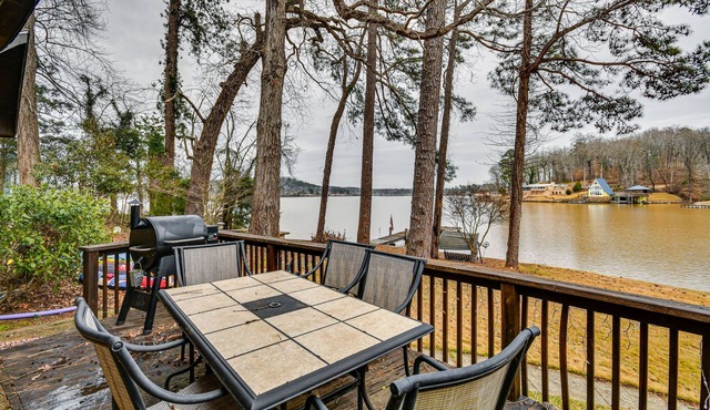 Rustic Valley Cottage w/Swim Dock on Lake Harding
