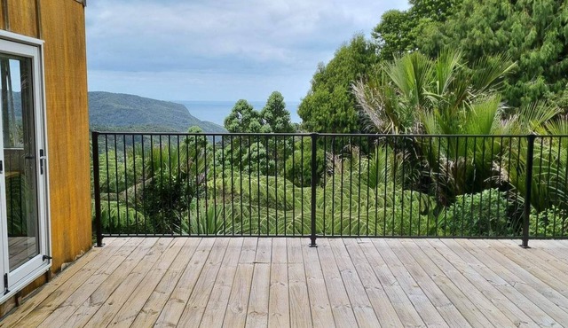 Rustic Vibes and Privacy on the West Coast!