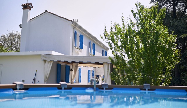 Rustic villa with huge garden and swimming pool