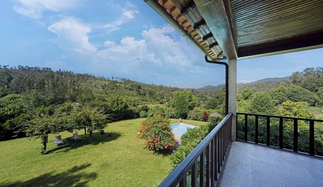 Rustic villa with pool in Póvoa de Lanhoso!