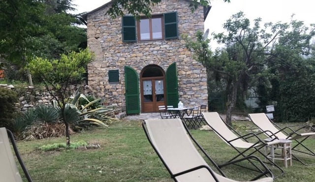 Rustico Vinsa, monolocale con giardino panoramico edificio separato