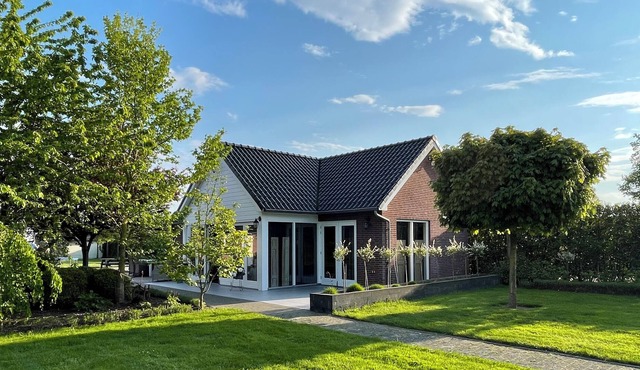 Rustig gelegen luxe verblijf in Dirksland, Goeree Overflakkee te Zuid-Holland