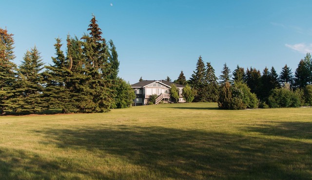 RV Camping on 2.5 acres - only 3 minutes from South Red Deer