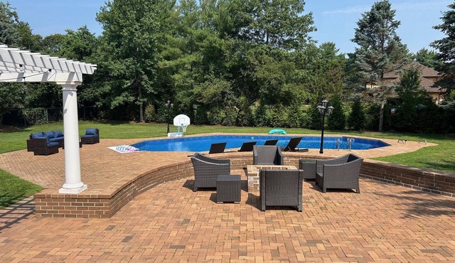 Ryder Cup Awaits - Luxury 4-bedroom house w/Pool, AC, and gym in Saint James