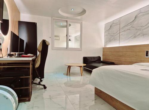 S Hotel