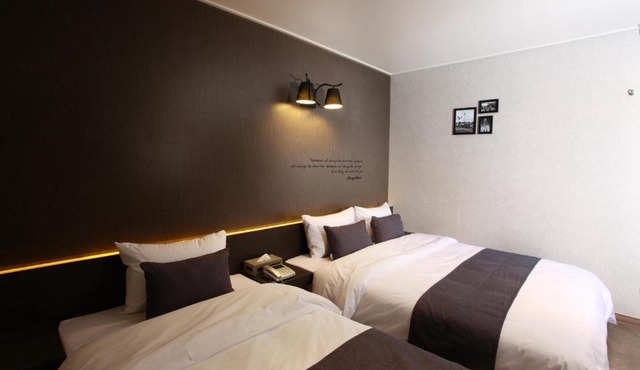 S& Hotel